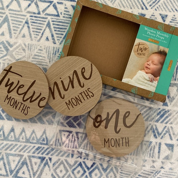Wooden Monthly Photo Props - Picture 2 of 4